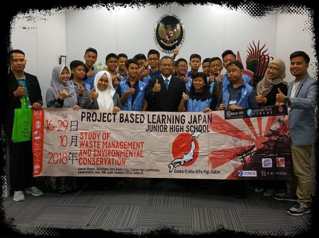 Foto bersama di KJRI di Osaka