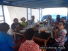 Makan siang di atas kapal