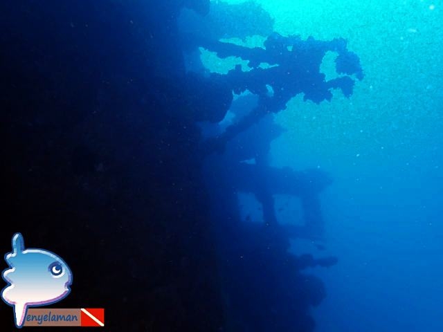 Bangkai Kapal Shinwa Maru