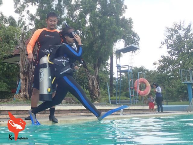 Mencoba salah satu water entry - Giant Stride