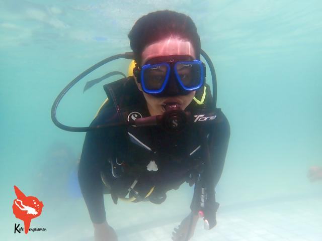 Menjelajah dunia bawah air menggunakan SCUBA