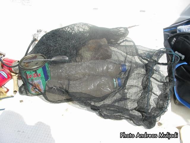 Racun ikan bukti bukti kegiatan ilegal